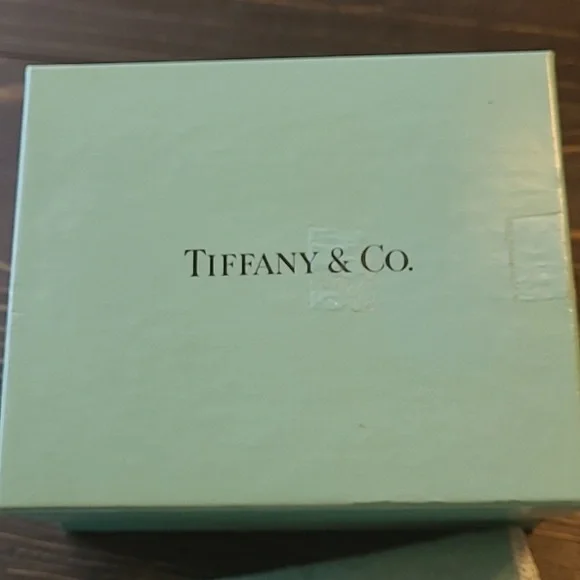 Tiffany and Co box - Picture 2 of 4